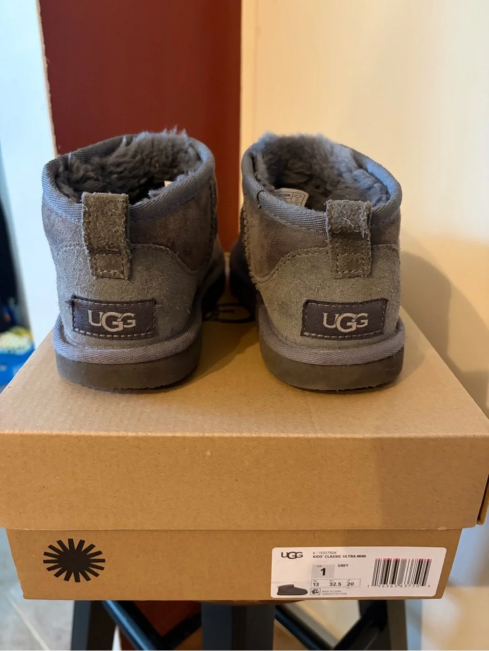 UGG Kid’s Classic Ultra Mini, Grey, size 1